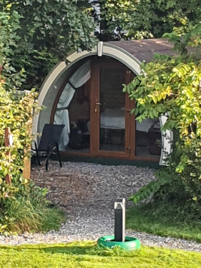 קיל איירן Priory Glamping Pods And Guest Accommodation מראה חיצוני תמונה